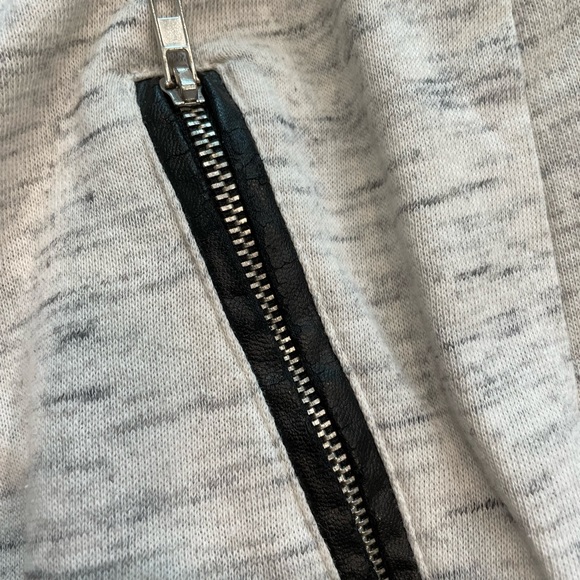 Hard Rock Joggers - Picture 3 of 5